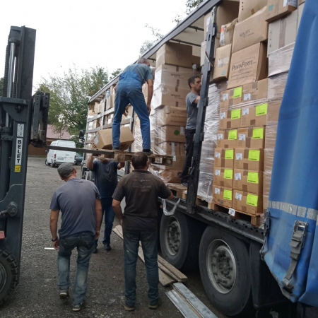 big truck full of humanitarian help from Italy2