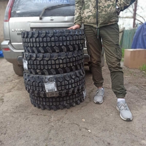Delivered heavy duty tires and much more for Ukrainian Army units3